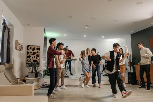 How to Arrange an Open Plan Living Area to Enhance Social Interaction?